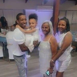 Meet your Posher, Lorraine